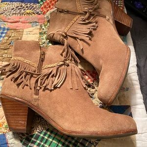 Ankle boots with fringe, size 9